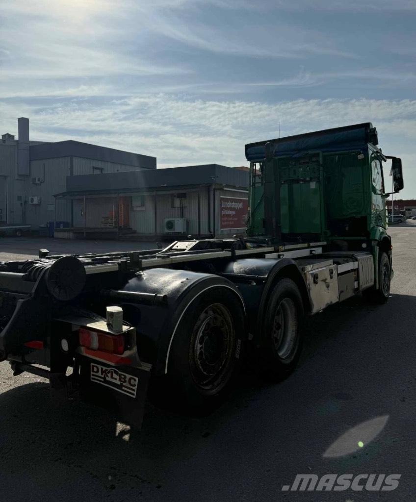 Mercedes-Benz Actros Вантажівки з гаковим підйомом