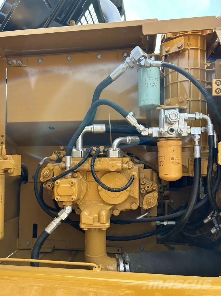 CAT 320 D Гусеничні екскаватори