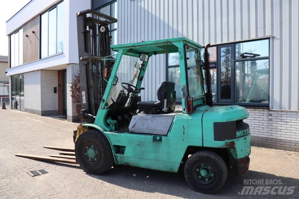 Mitsubishi FD 35 Дизельні навантажувачі