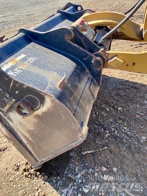 CAT 908 M Фронтальні навантажувачі