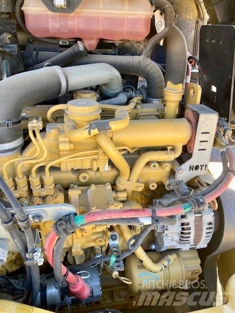CAT 908 M Фронтальні навантажувачі