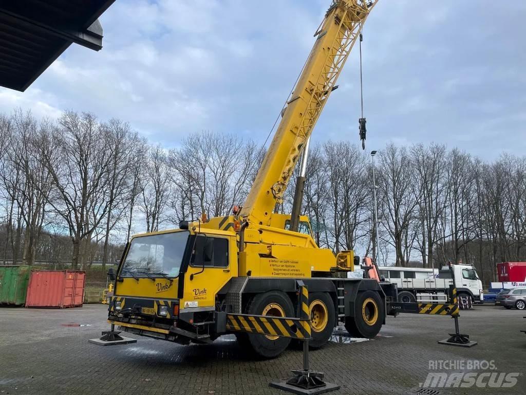 Liebherr LTM1040 автокрани