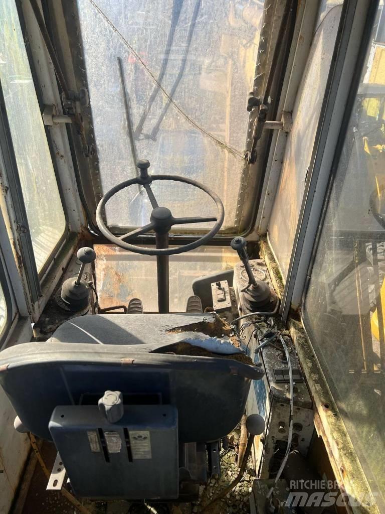Liebherr 7951 Колісні екскаватори