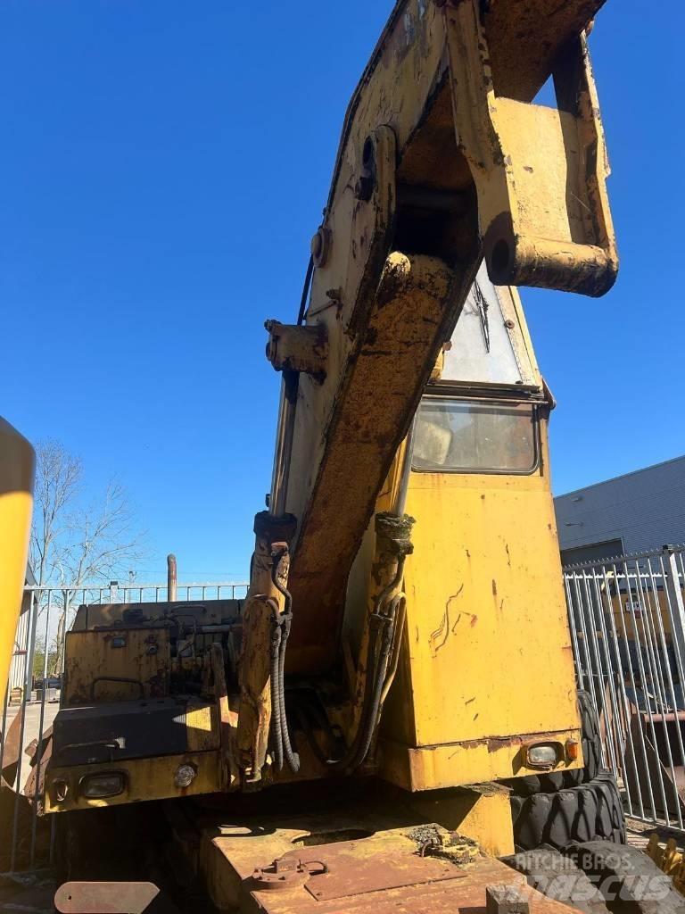 Liebherr 7951 Колісні екскаватори