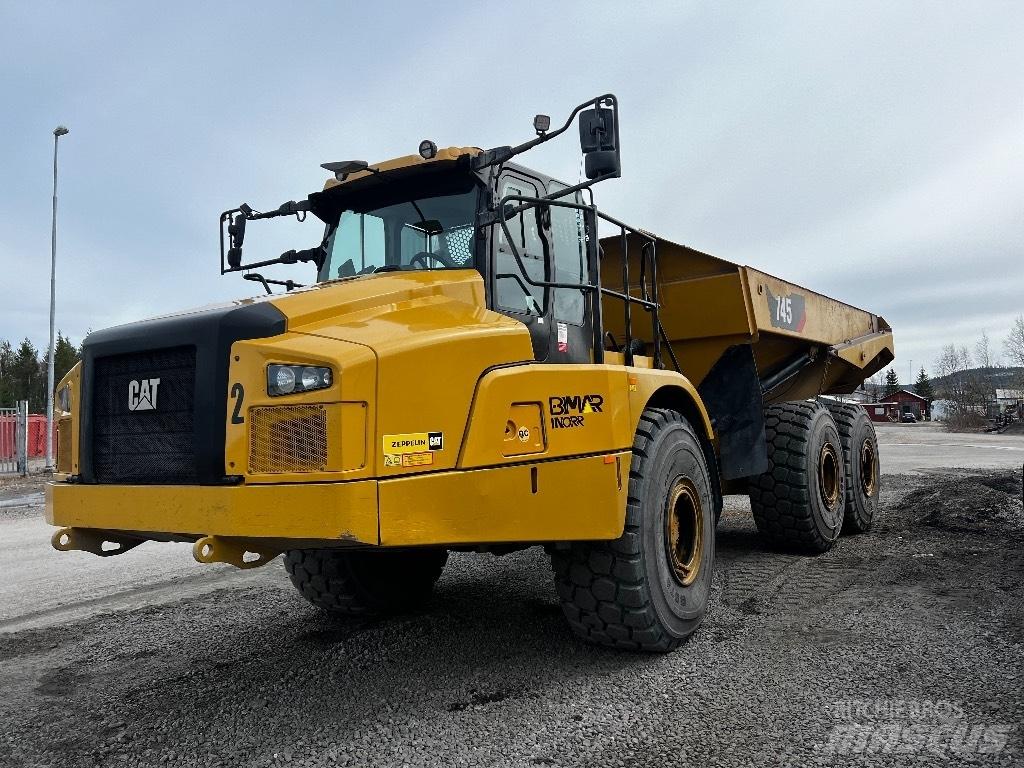 CAT 745 Зчленовані самоскиди