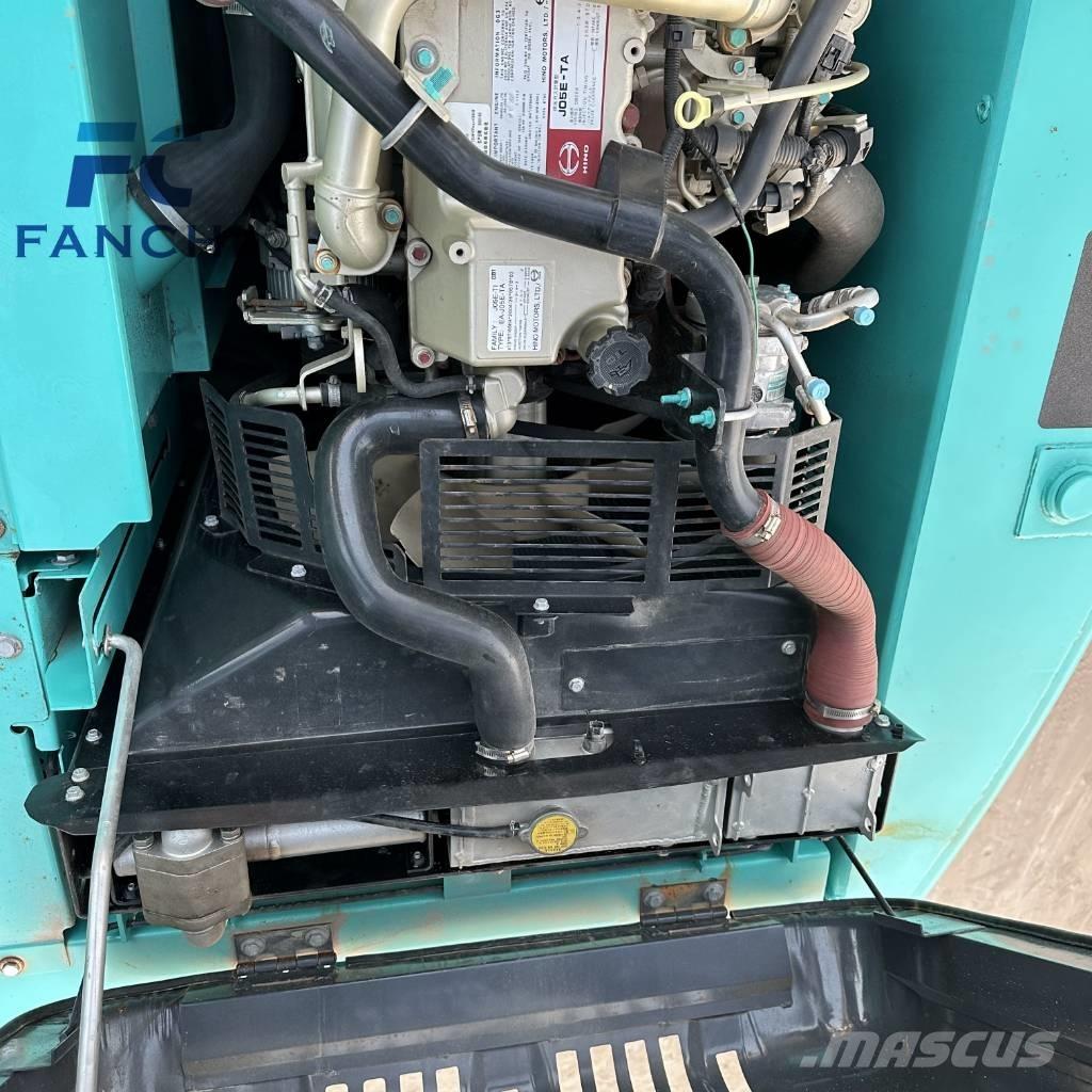 Kobelco SK 200D Гусеничні екскаватори