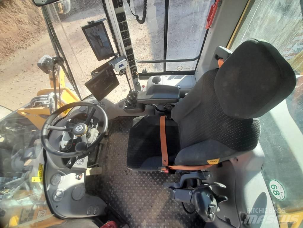 Volvo L 120 H Фронтальні навантажувачі