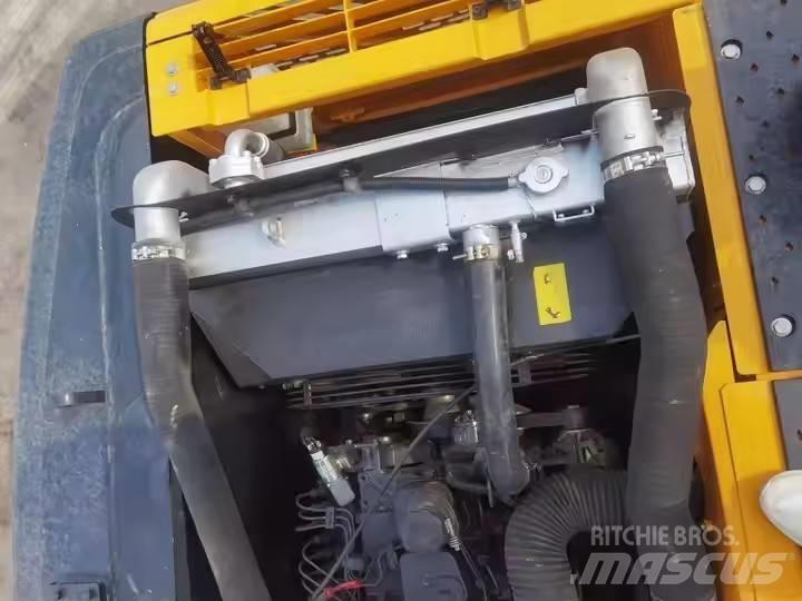 Hyundai 220LC-9S Гусеничні екскаватори