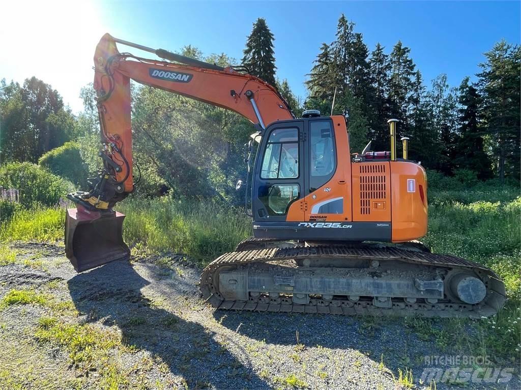 Doosan DX235 LRC Гусеничні екскаватори