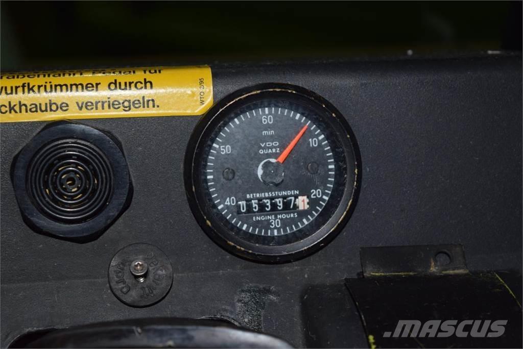 CLAAS Jaguar 820 Кормозбиральні комбайни