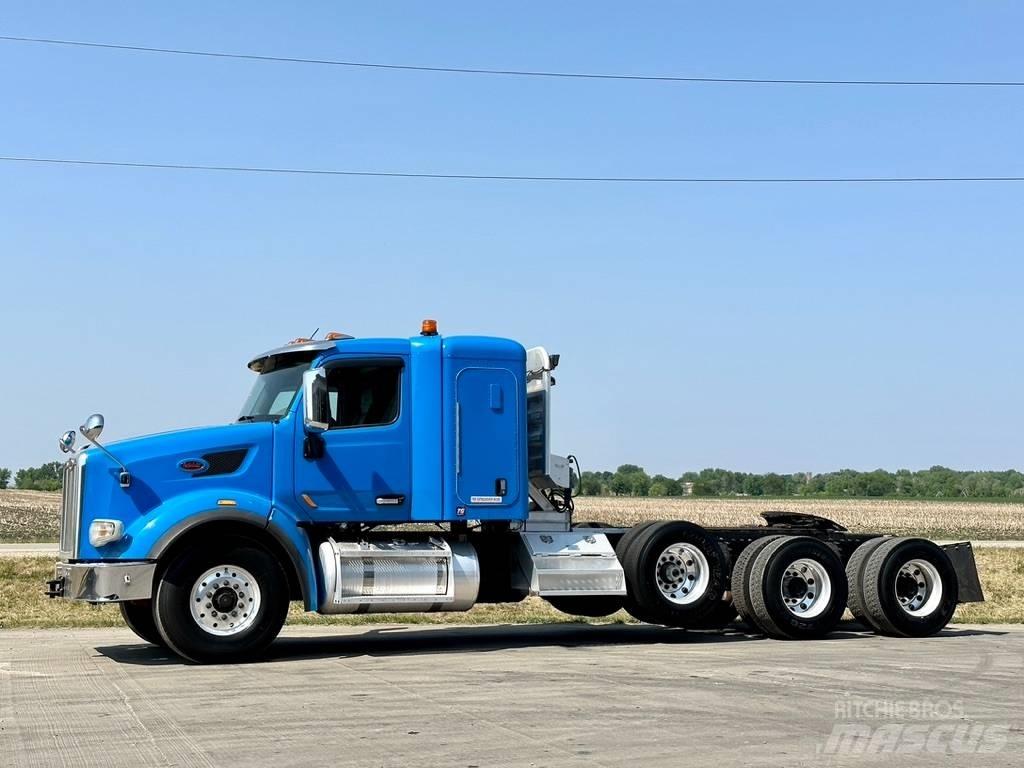 Peterbilt 567 Тягачі
