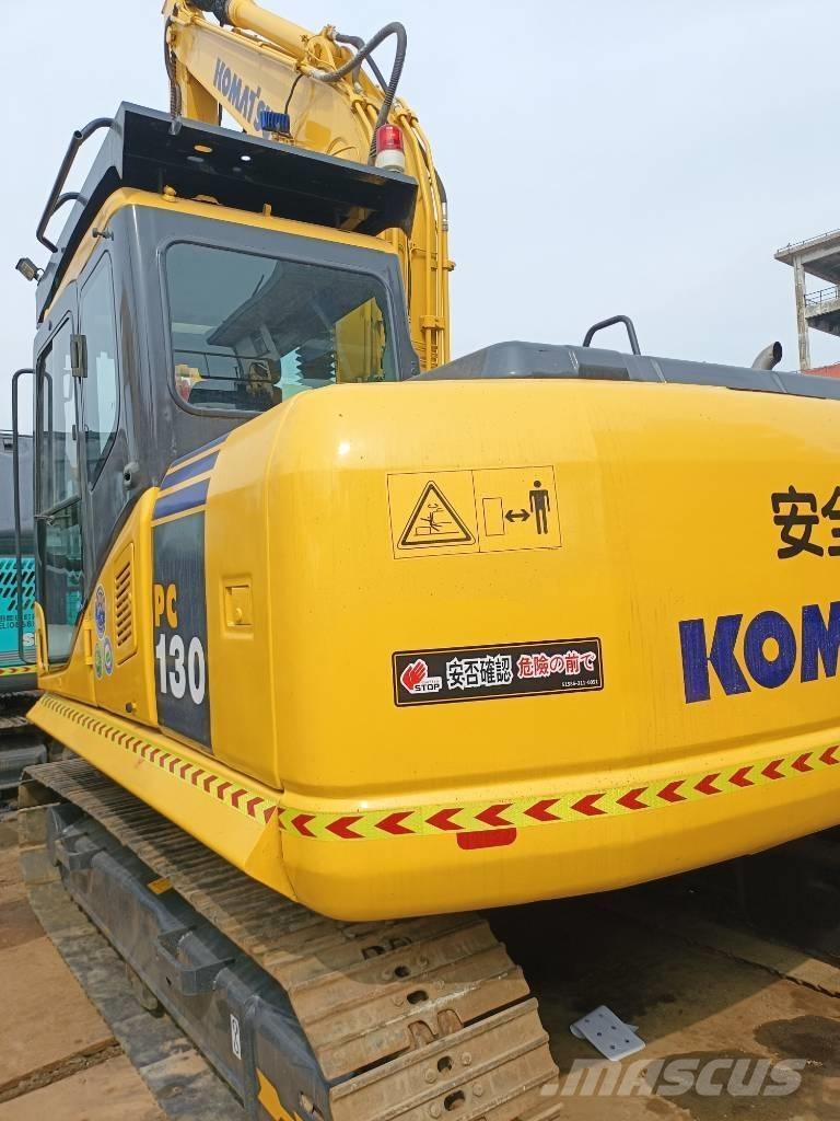 Komatsu PC130 Гусеничні екскаватори