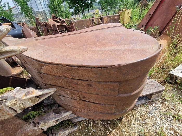 CASE 688 Ковші