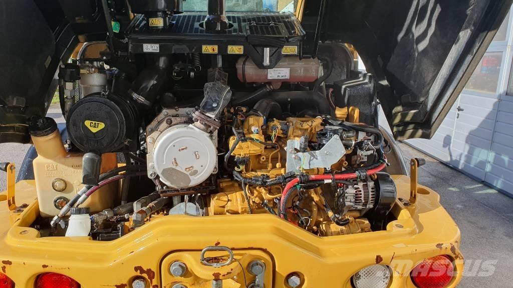 CAT 908 M Фронтальні навантажувачі