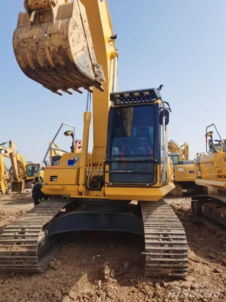 Komatsu PC 200 Гусеничні екскаватори