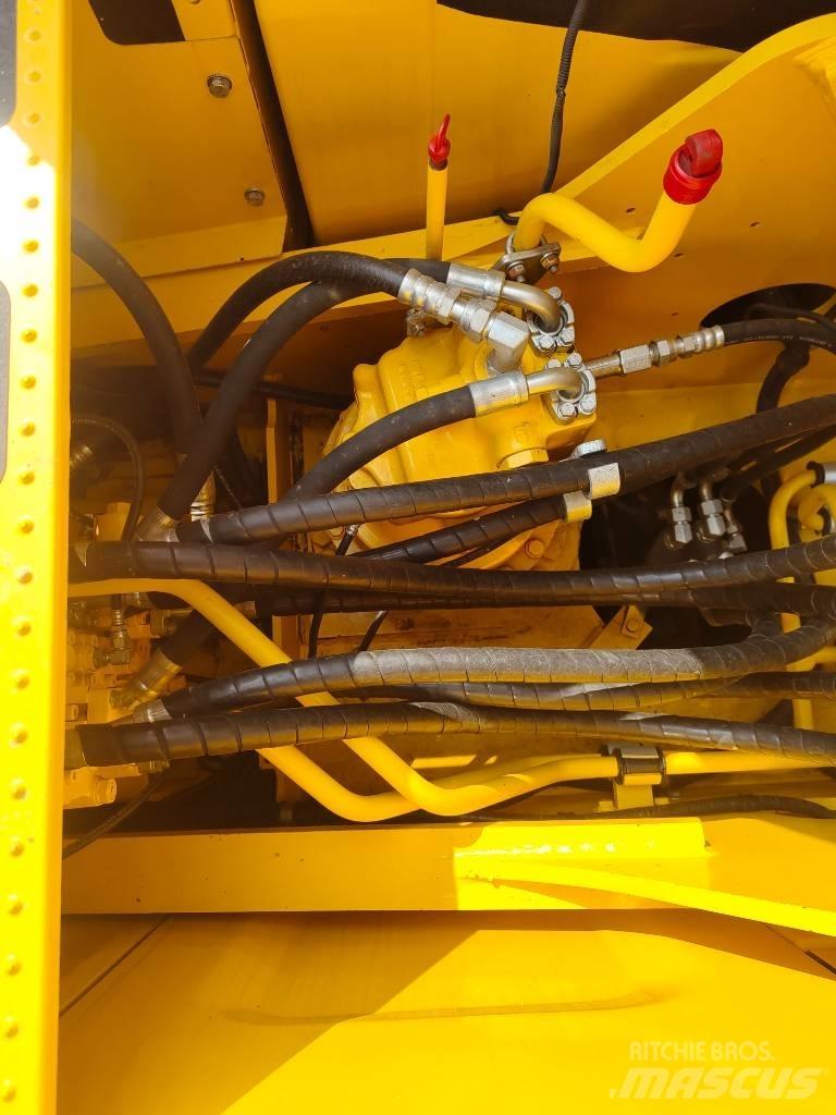 Komatsu PC 200 Гусеничні екскаватори