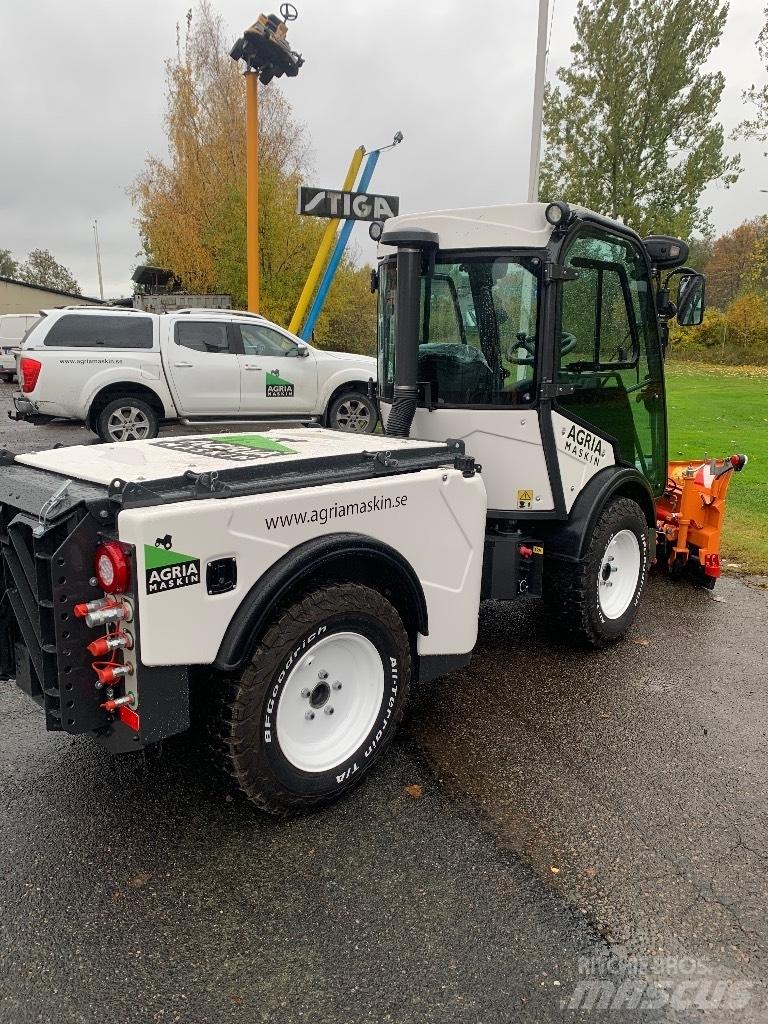 Multihog cx75 Підсобні машини