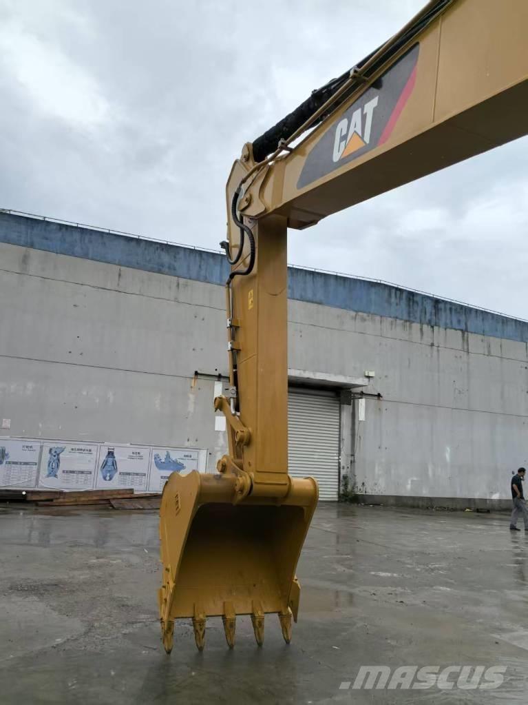 CAT 320 D L Гусеничні екскаватори