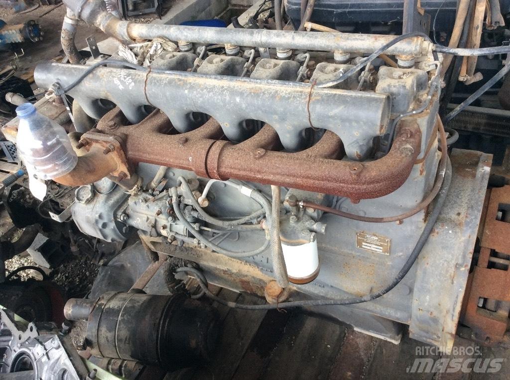 Renault 133-54 Двигуни