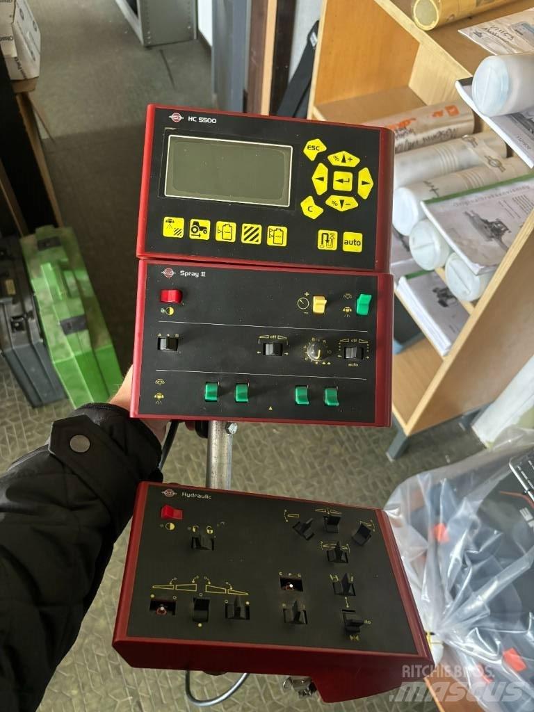Hardi Commander 3200 Причіпні обприскувачі