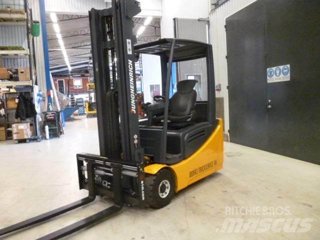 Jungheinrich EFG 216 Електронавантажувачі