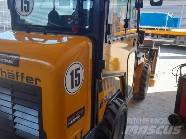Schäffer 2428 SLT Міні-навантажувачі