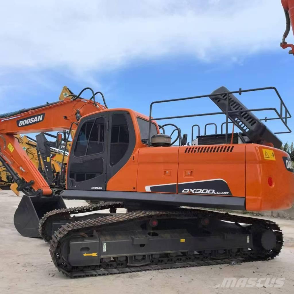 Doosan DX 300 Гусеничні екскаватори