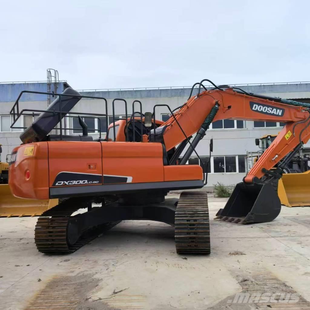 Doosan DX 300 Гусеничні екскаватори