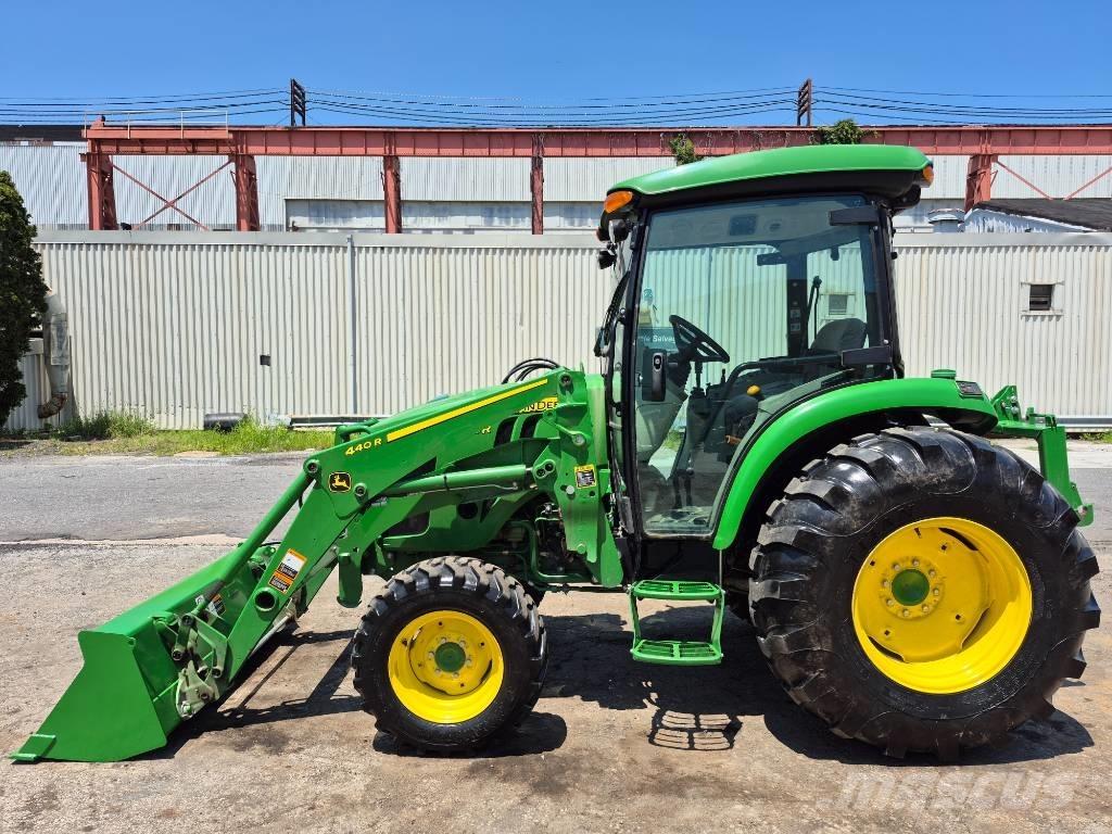 John Deere 4044 R Трактори