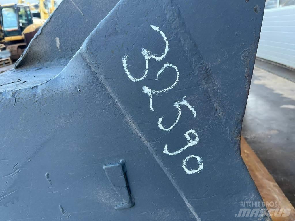 CAT Bucket 950 Ковші