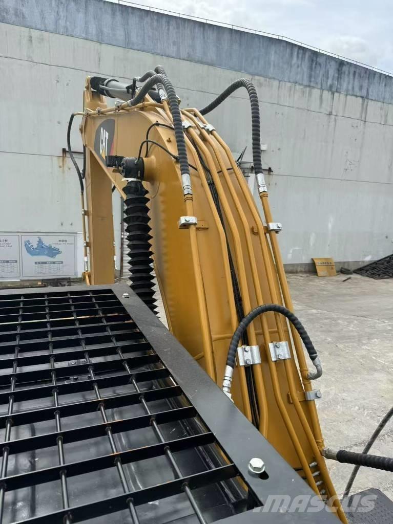 CAT 320 D L Гусеничні екскаватори