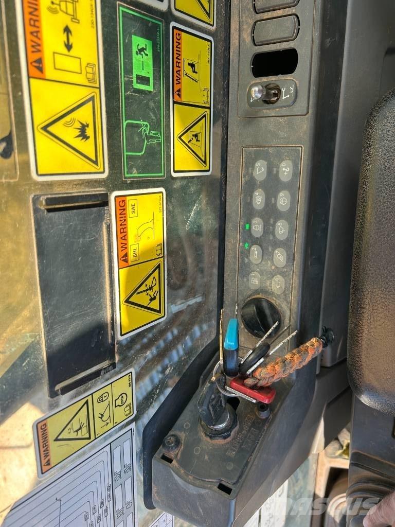 CAT 323 F L Гусеничні екскаватори