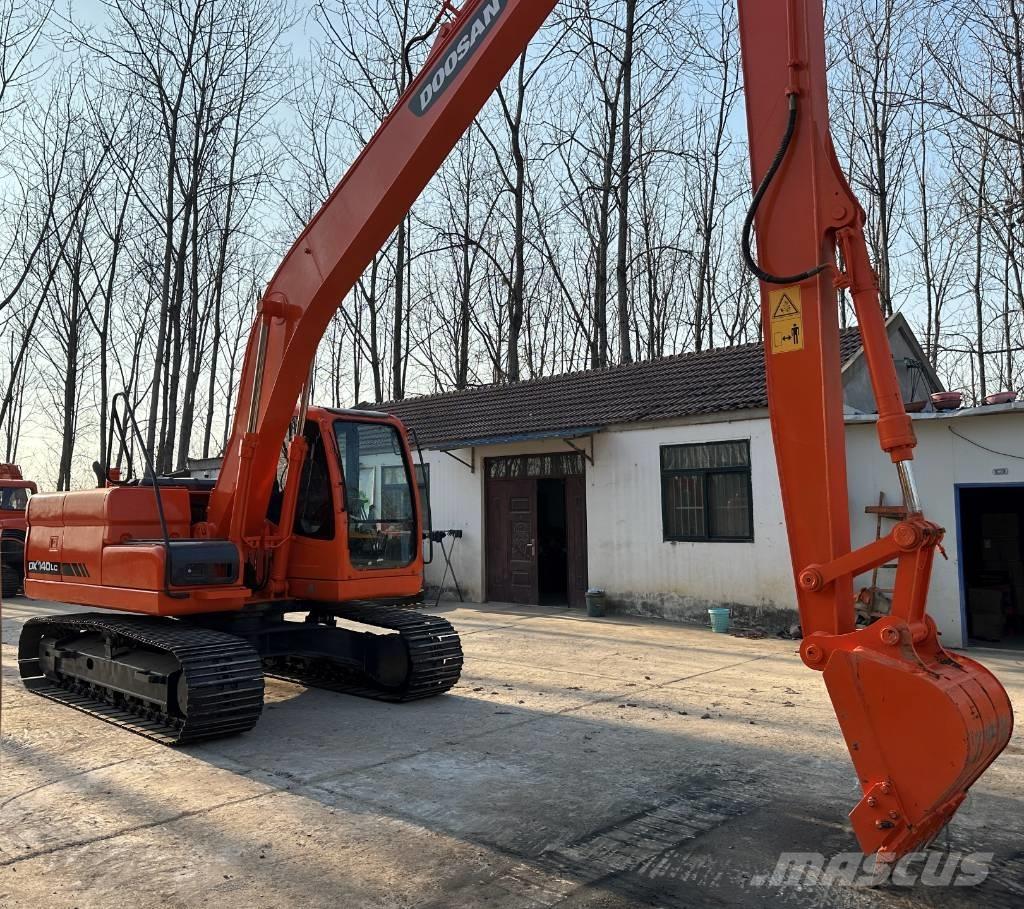 Doosan DX140LC Гусеничні екскаватори