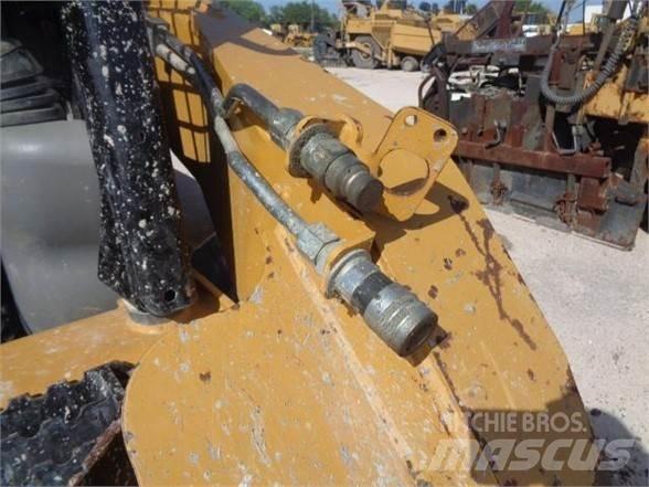 CAT 252B3 Міні-навантажувачі