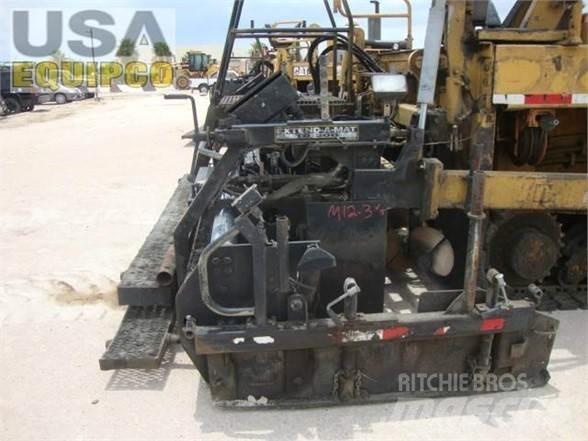 CAT AP-1050B Асфальтовкладачі