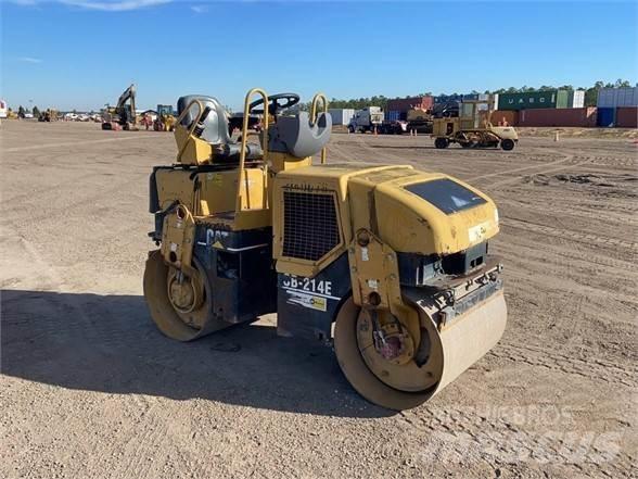 CAT CB-214E Грунтові котки