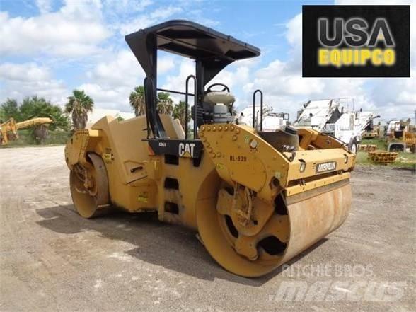 CAT CB54 Грунтові котки