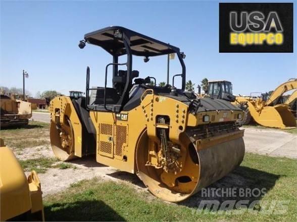 CAT CB64B Грунтові котки