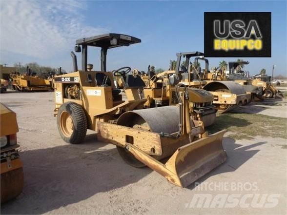 CAT CS-323C Грунтові котки