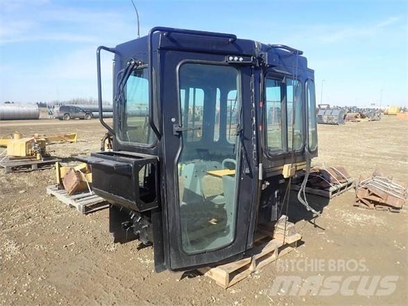CAT D6R Кабіна