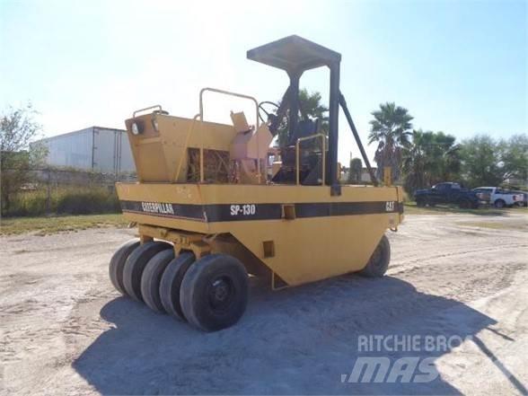 CAT PS-130 Пневматичні катки