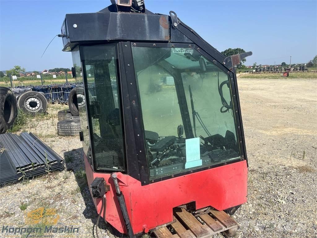 Valmet 911.1 Кабіна