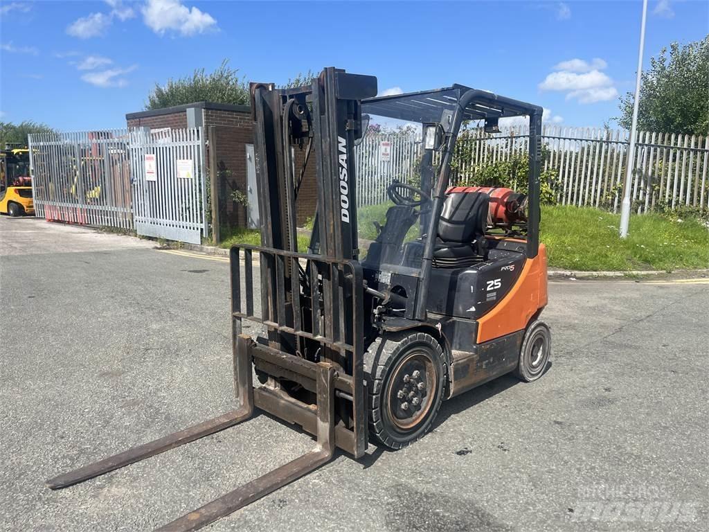 Doosan G25P-5 Газові навантажувачі