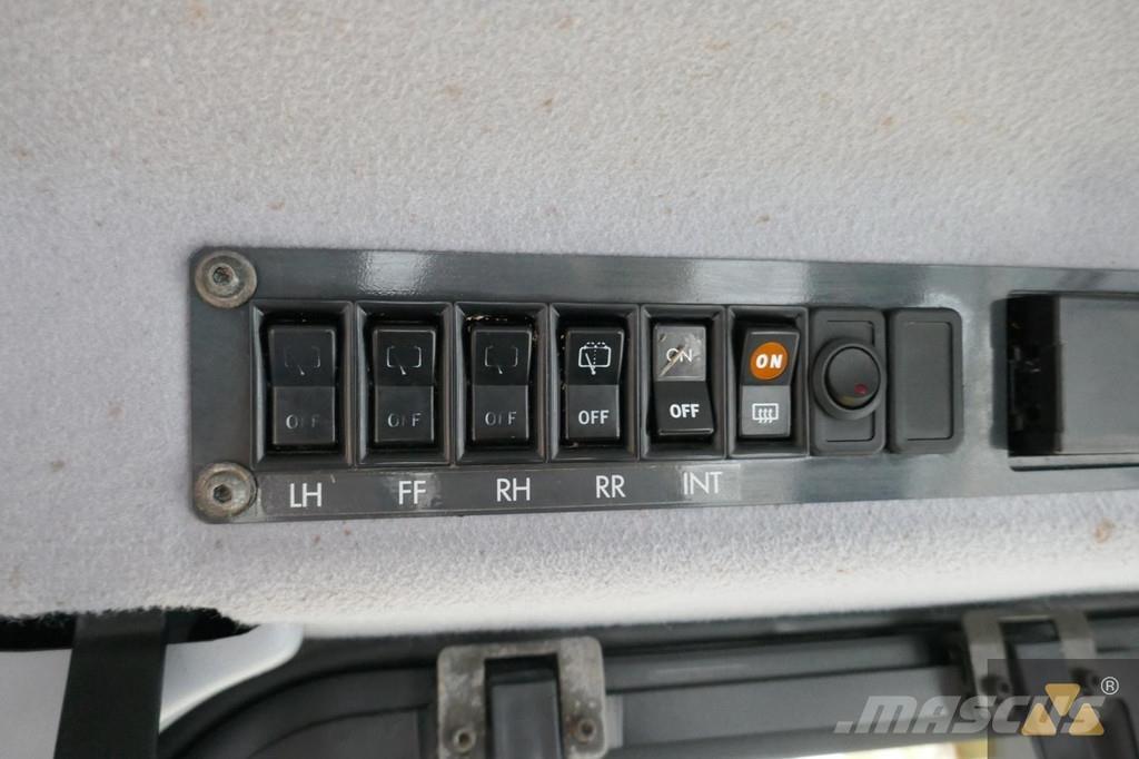 Komatsu D85PX-15 Гусеничні бульдозери