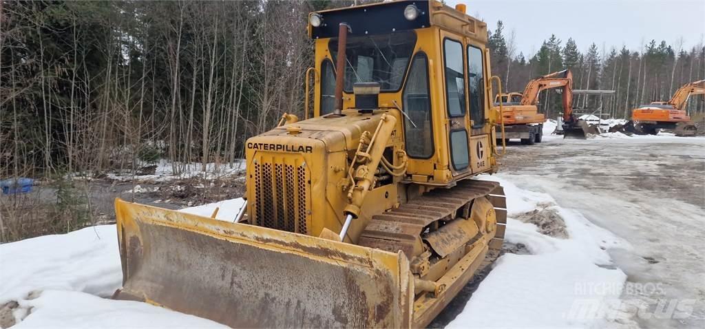 CAT D4E Гусеничні бульдозери