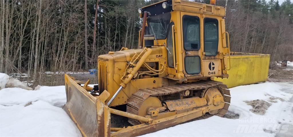 CAT D4E Гусеничні бульдозери