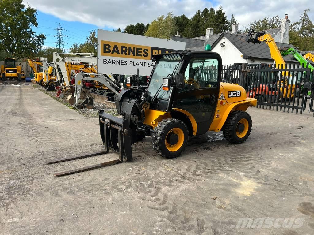 JCB 520-40 Телескопічні навантажувачі