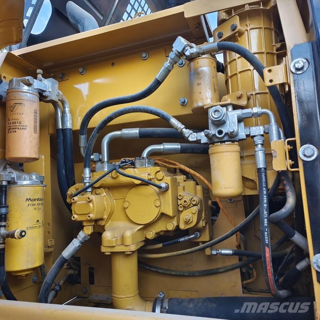 CAT 320 D Гусеничні екскаватори