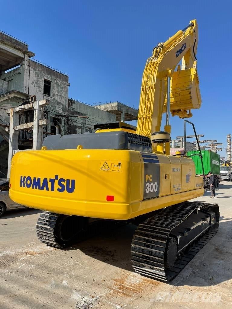 Komatsu PC 300-7 Гусеничні екскаватори