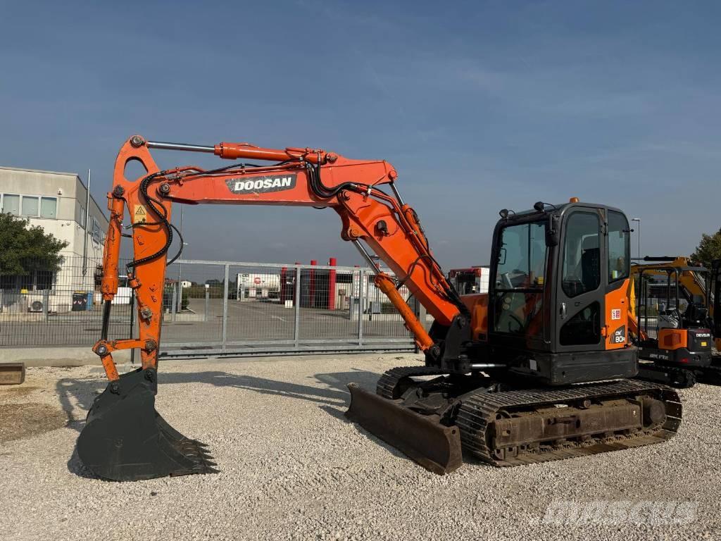 Doosan DX 80 R Середні екскаватори 7т. - 12т.